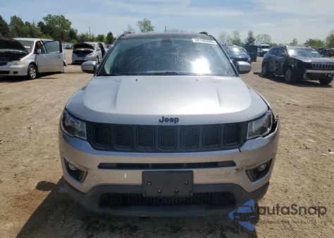 2018 Jeep Compass Latitude z USA, uszkodzony, nr VIN 3C4NJDBB2JT313967